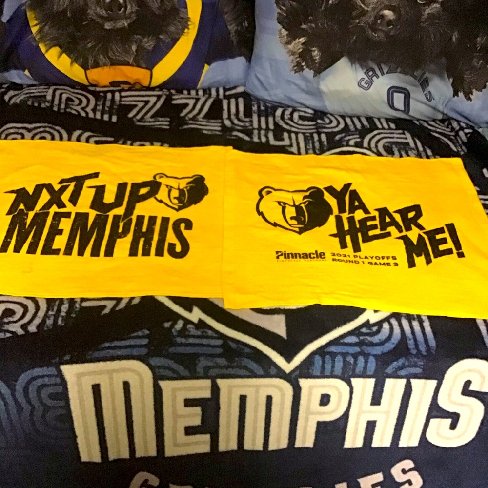 2 Memphis Grizzlies Growl Towels BONUS